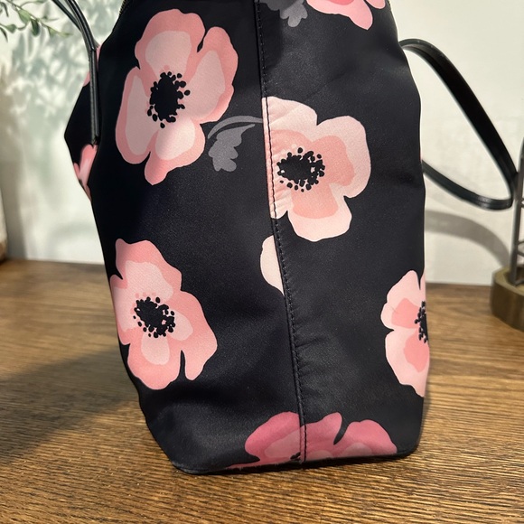 Hayden Top Zip Tote Poppy - Used - Picture 8 of 17